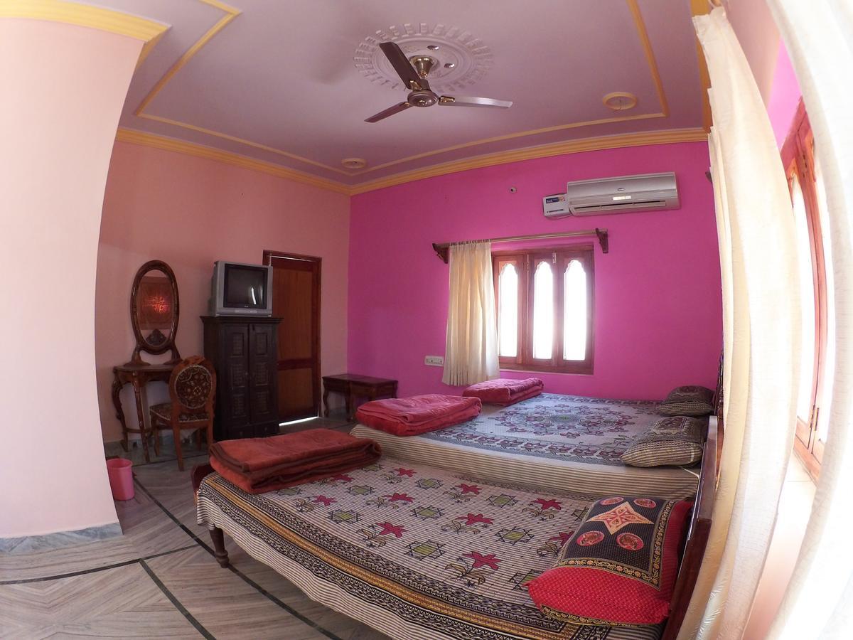 Aroma Hotel Pushkar Eksteriør billede