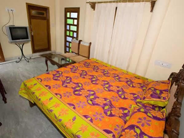 Aroma Hotel Pushkar Eksteriør billede